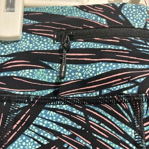 Lululemon Tigh Stuff Tight Palm Lace Tofino Teal Womens Size 4 Leggings scallop - Picture 11 of 14